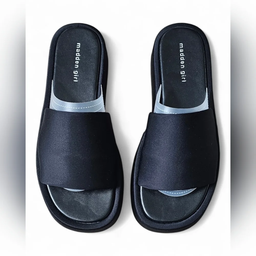 Madden Girl Women’s Black Platform Slide Sandals Size 11M